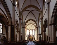 Münstermaifeld, Landkreis Mayen-Koblenz, Maifeld, Eifel, Blick in Stiftskirche St. Martin und St. Severus auf Altar