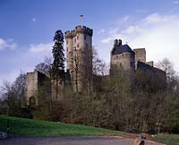 Pelm, Landkreis Vulkaneifel, Eifel, Verbandsgemeinde Gerolstein, Blick zur Ruine, Burg Kasselburg