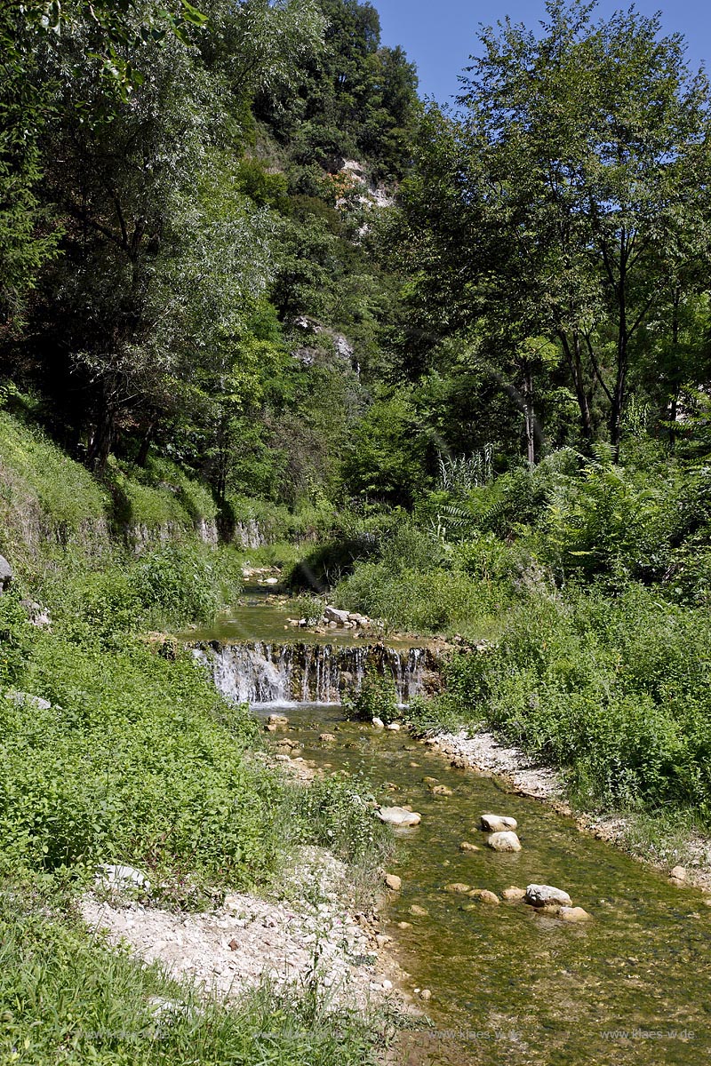 Garda im Tal der Muehlen, Bachlauf und Berglandschaft; Garda valley of mills, landscape with beck and hill; Garda Val dei Mulini