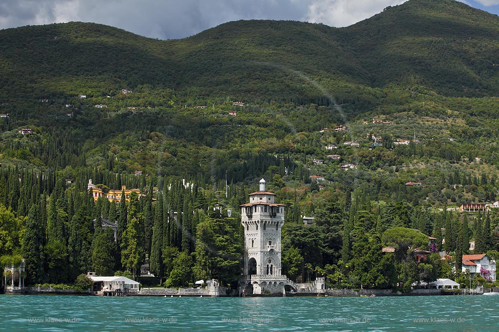 Gardone Riviera, Blick vom Gardasee zum Turm von San Marco, ehemaliges Bootshaus der Villa Alba, la Torre di San Marco; Gardone Riviera, view from lake Garda to St. Mark's tower, once the boathouse at Villa Alba; Gardone Riviera, Lago di Garda et la torre di San Marco, gia darsenadi Villa Alba 