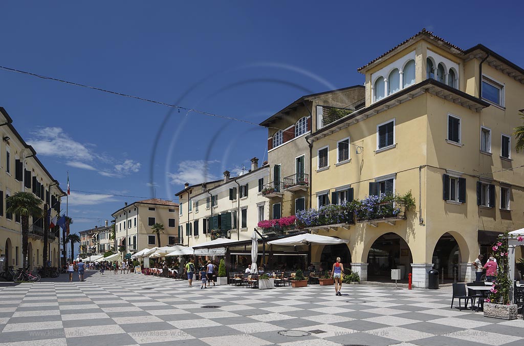 Lazise, Blick auf die "Piazza Vittorio Emanuele"; Lazise, view to the "Piazza Vittorio Emanuele"