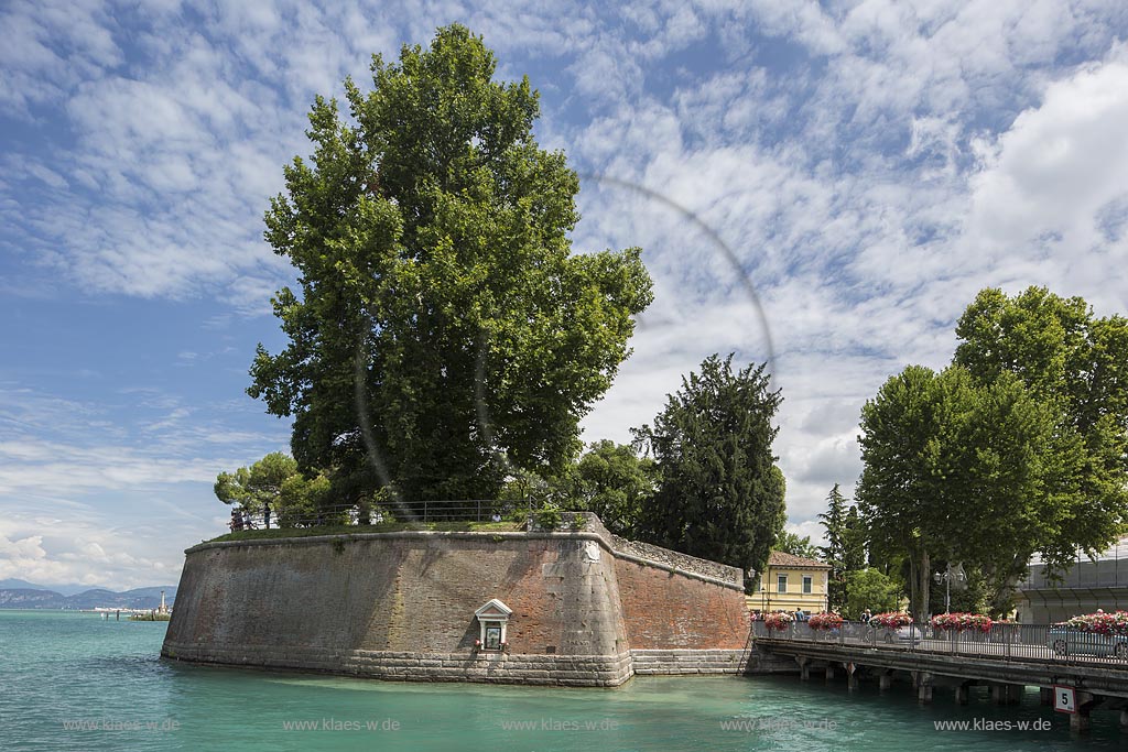 Peschiera del Garda, Blick auf die Feste am Gardasee; Peschiera del Garda, view to the fortress at Lake Garda.