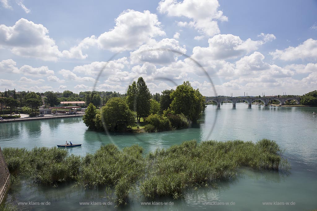 Peschiera del Garda, Blick auf den Fluss "Mincio"; Peschiera del Garda, view to the lake "Mincio".