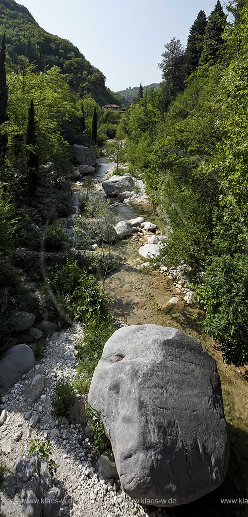 Toscolano-Maderno, Flusslandschaft, Flussbett des Toscolano im Tal der Papiermuehlen, Papiermuehlental, Valle delle cartiere, Tal der Papierfabriken; Toscolano maderno, valley of paper mills, river Toscolano,