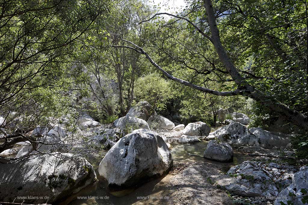 Toscolano-Maderno, Flusslandschaft, Flussbett des Toscolano im Tal der Papiermuehlen, Papiermuehlental, Valle delle cartiere, Tal der Papierfabriken; Toscolano maderno, valley of paper mills, river Toscolano,