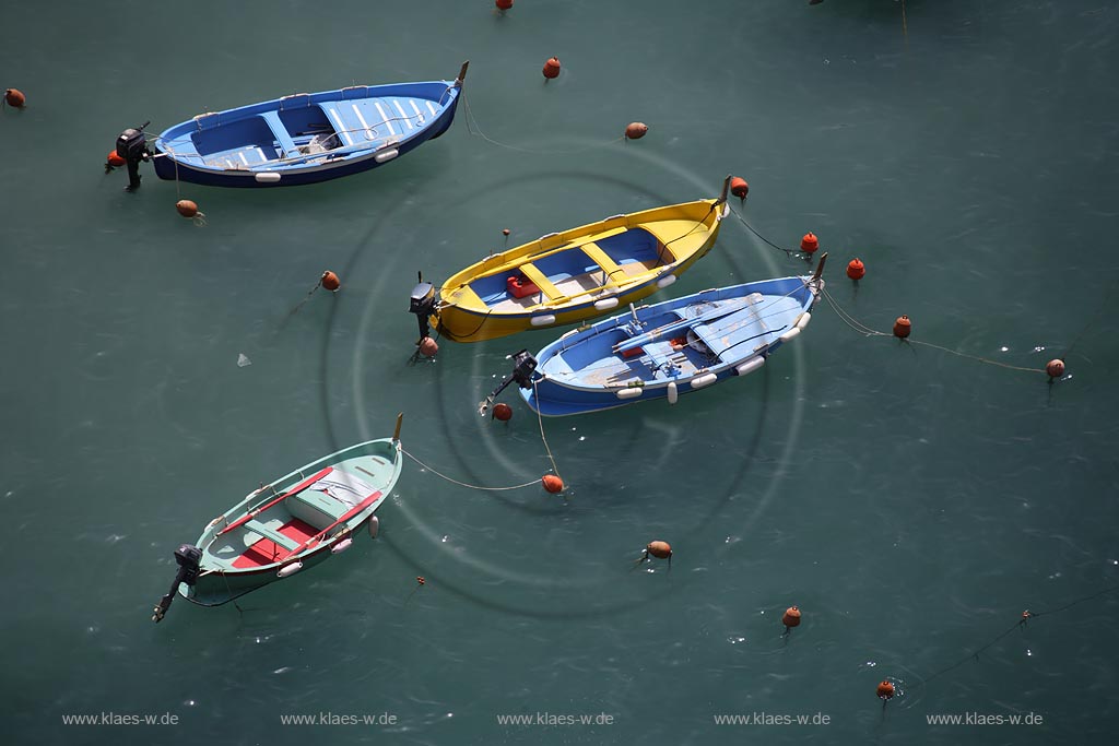 Vernazza, Cinque Terre, Fischerboote im Hafen