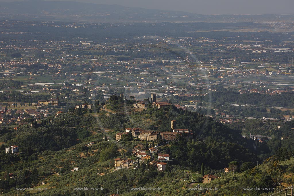 Buggiano, Blick auf Colle di Buggiano und Castello Buggiano; Buggiano, view to Colle di Buggiano and Castello Buggiano.