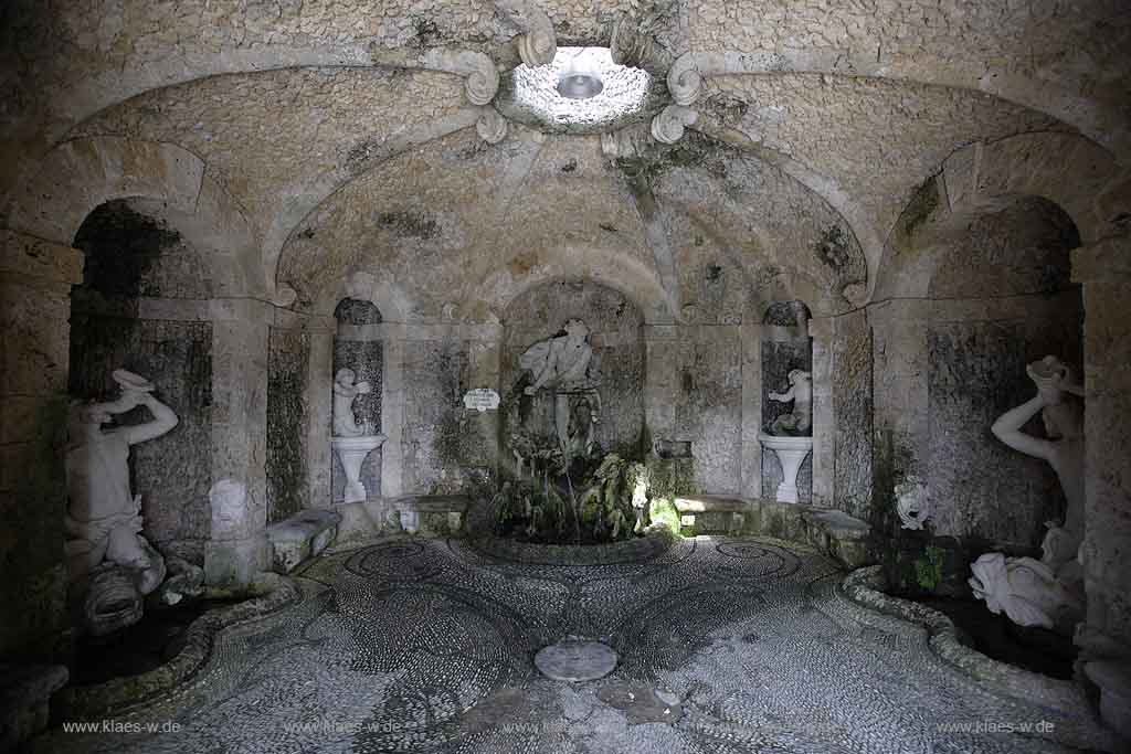 Collodi, Gewlbe im Barockgarten, Toskana, Tuscany 