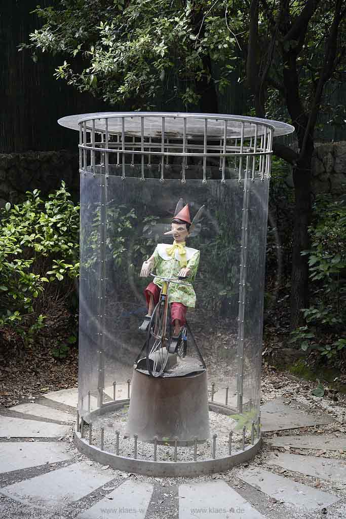 Collodi, Blick auf Pinocciopuppe im Pinoccio Park, Toskana, Tuscany