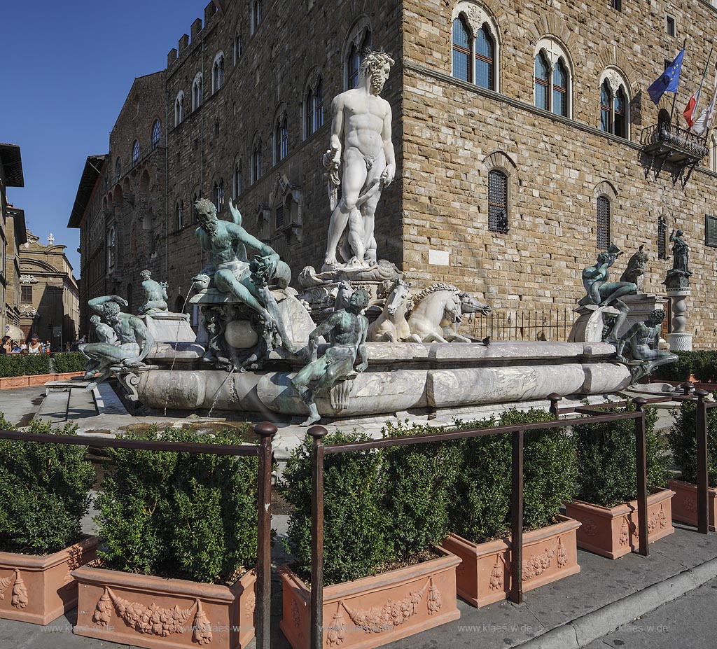 Florenz, Neptunbrunnen Biancone von Ammannati; Florenz, fountain Neptunbrunnen Biancone by Ammannati.