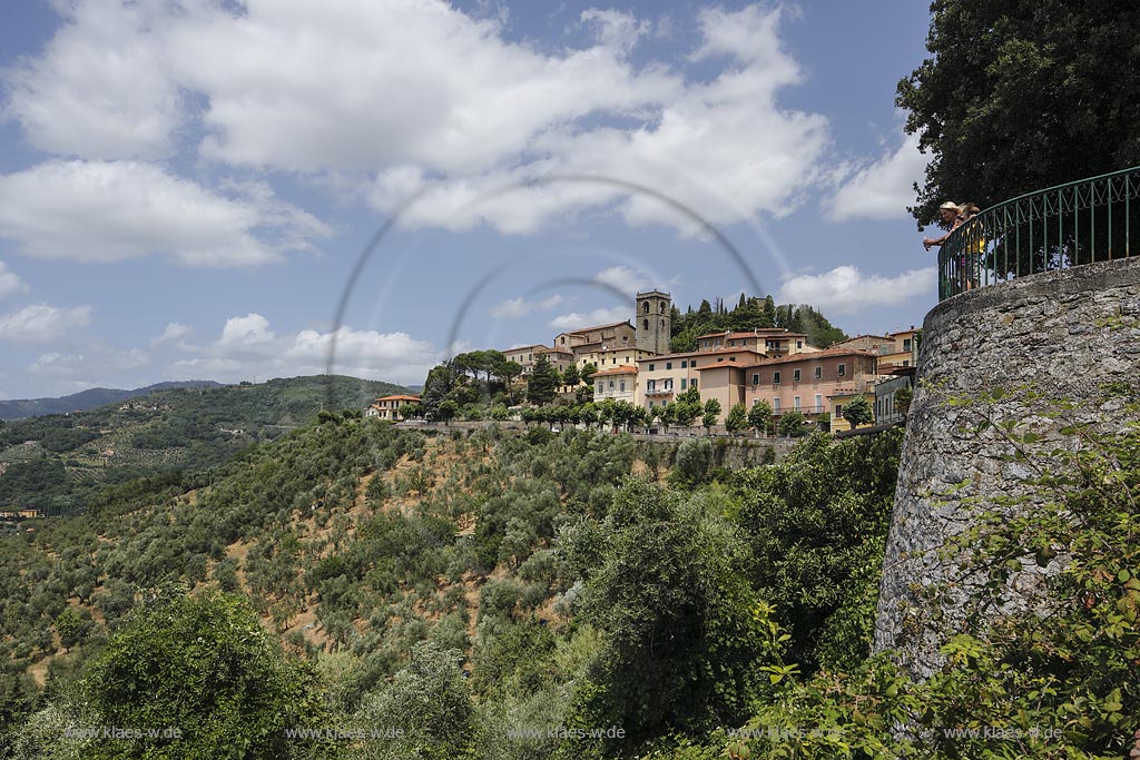 Blick auf Montecatini Alto; view to Montecantini Alto.
