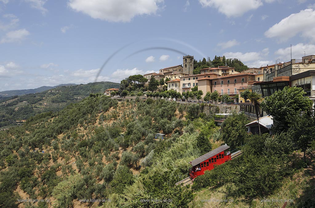 Blick auf Montecatini Alto mit Standseilbahn Funiculare; view to Montecantini Alto with cable railway Funiculare.