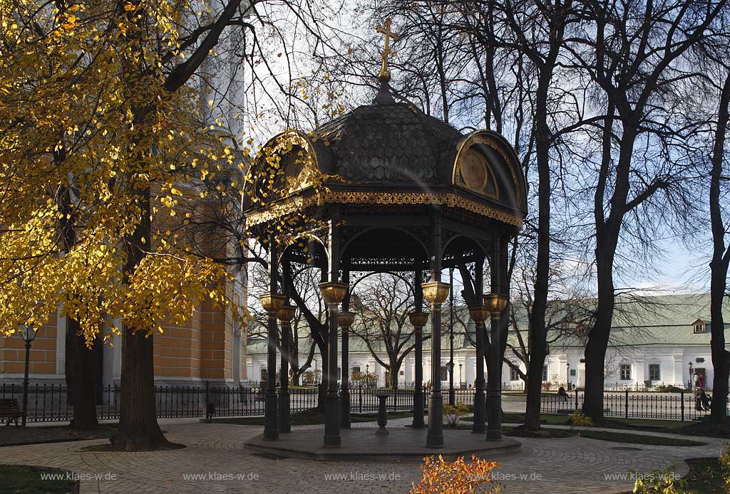 Kiew, Ziborium fuer heiliges Wassdere im  Heiligen Kiewer Mariae Entschlafens Hoehlenkloster Svjato-uspens'ka Kyjevo Pecers'ka lavra . Petscherska Lawra  . The historic Kiyevo-Pecherska Lavra (caves monastery of Kiev) stretches along the Dnipro in the middle of Pechersk district - one of the oldest parts of Kyiv. The whole area of the monastery is 28 hectare big, quite hilly and numerous caves run through the underground - hence the name. Since 1051, monks lived inside the caves, which also marked the foundation of the monastery. 