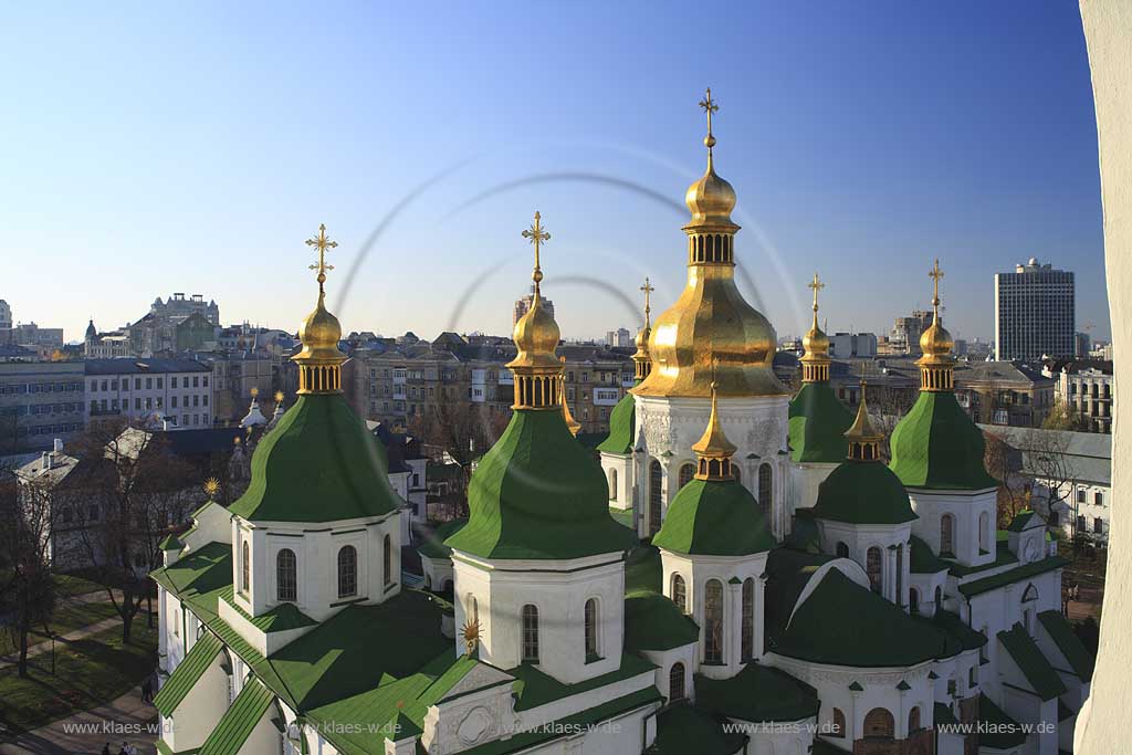 Kiew Sophienkathedrale der heiligen Sophia, Sofijskyj sobor,  Blick vom Glockenturm . The green and white St. Sophia church often called St. Sophia's cathedral.