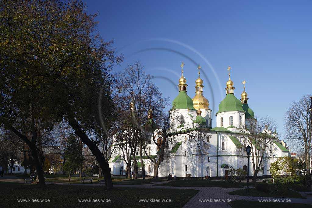 Kiew Sophienkathedrale der heiligen Sophia, Sofijskyj sobor  . The green and white St. Sophia church often called St. Sophia's cathedral.