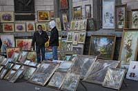 Kiew Straßengallierie Strassengalierie mit Reprodiktion von Bilder Gemäelden Oelgemaelden in der Kiewer Oberstadt in der Volodimirska Strasse. Street bazaar at Volodimirska Street with pictures of oil pinting and reproductions.