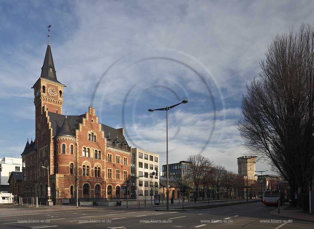 Koeln Altstadt Sued, Rheinauhafen, Blick vom Backsteinbau des Hafenamtes mit Turm zum Bayenturm; Cologne old town south, Rheinauhafen 