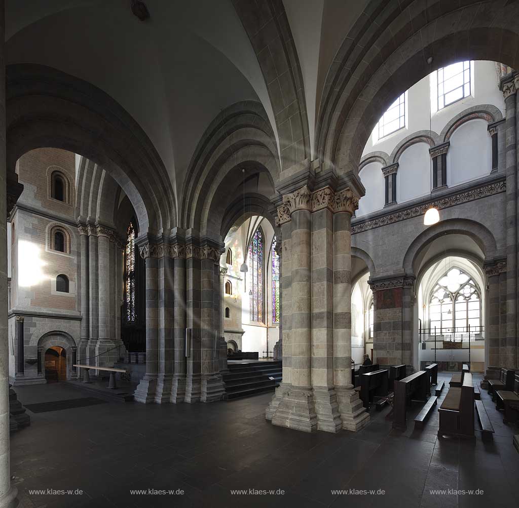 Koeln Altstadt Nord romanische Kirche Sankt Andreas Innenansicht; Cologne old town romanesque church St. Andreas