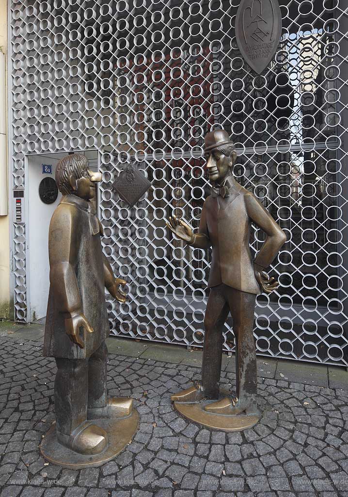 Koeln Altstadt Tuennes und Schael Bronze Denkmal