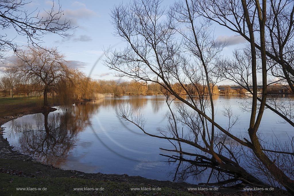 Koeln Fuehlingen, Fuehlinger See, ein mehrteiliger kuenstlicher See am noerdlichen Stadtrand von Koeln; Koeln Fuehlingen, lake Fuehlinger See.