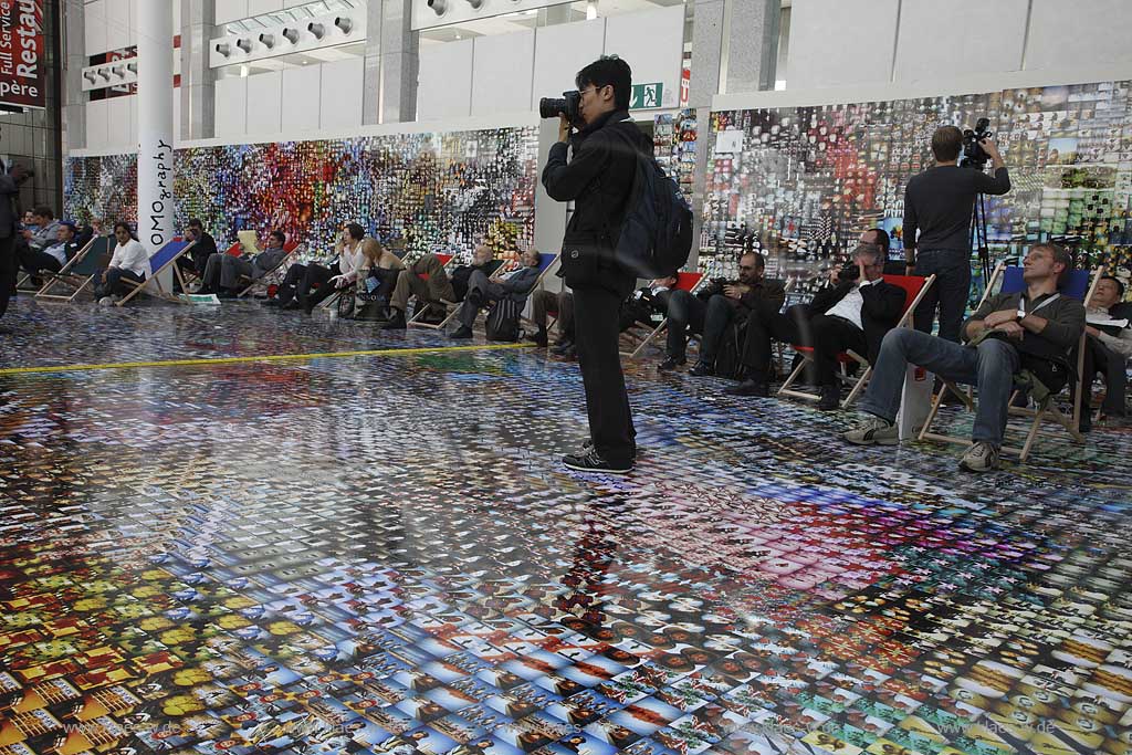 Messehalle mit Fotograf, Photografer auf der Fotomesse Photokina in Kln, Cologne