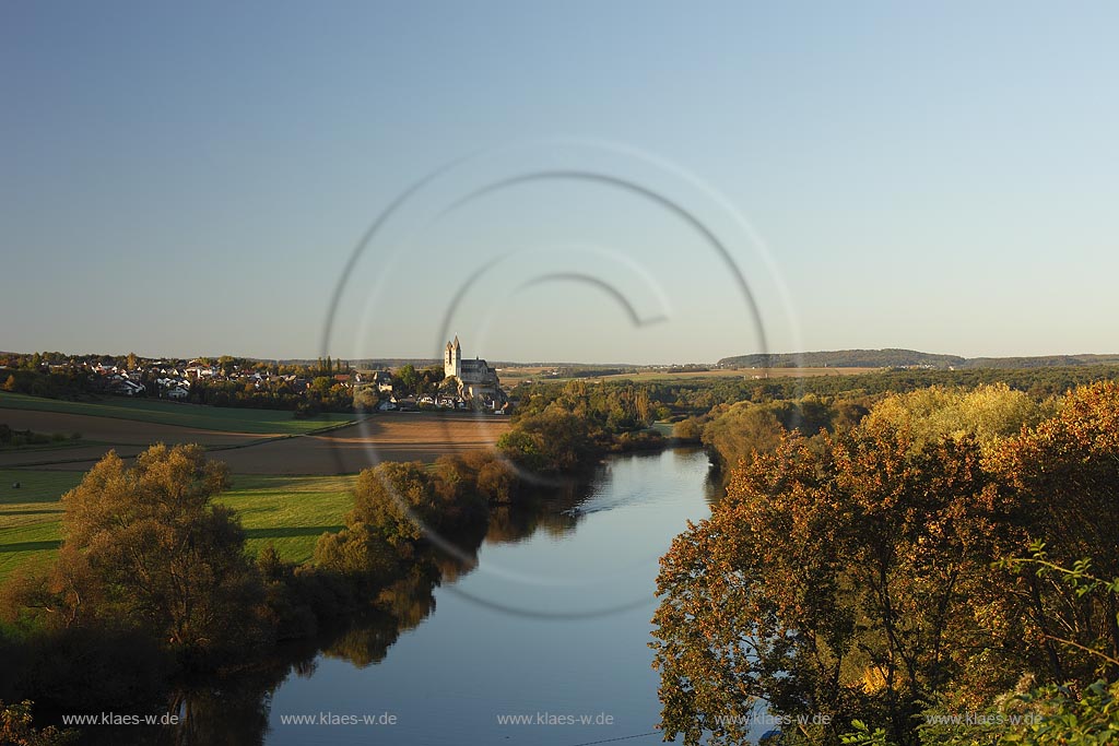 Limburg Dietkirchen mit Blick auf die Lahn; Limburg Dietkirchen with view to the river Lahn.