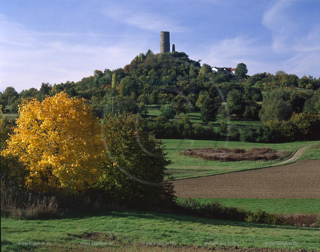 Biebertal, Vetzberg, Blick ber, ueber Landschaft auf Burg Ruine Vetzberg, Hessen, Westerwald