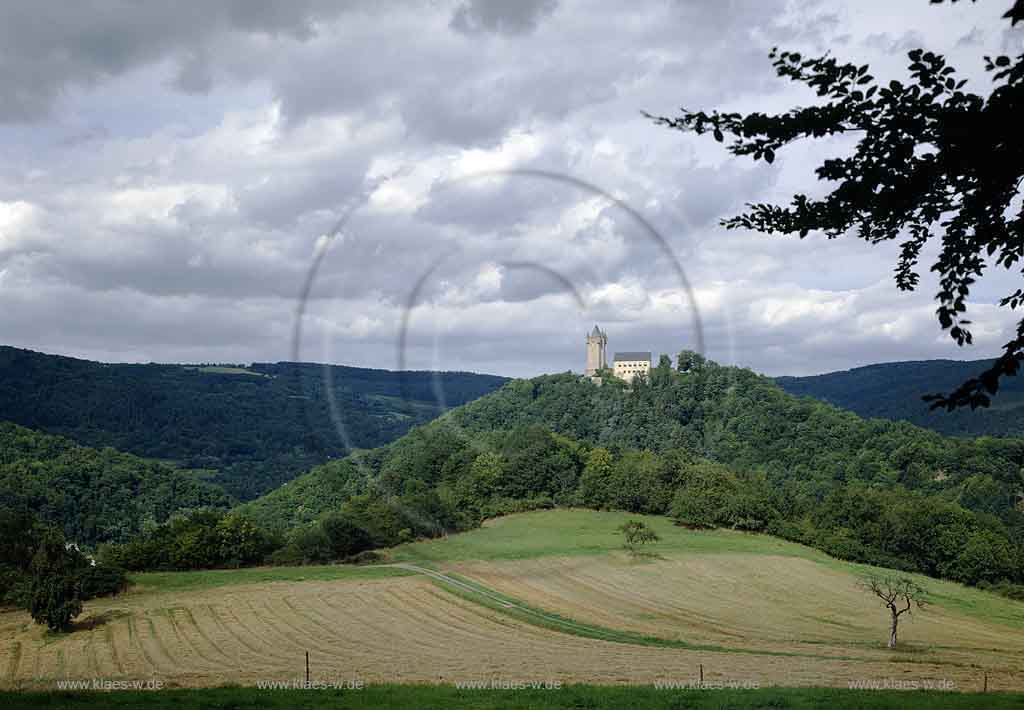 Nassau an der Lahn, Rhein-Lahn-Kreis, Westerwald, Blick zur Burg Nassau und Landschaft