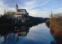 Dietkirchen, Blick auf Kirche St.Lubentius und Lahn, Limburg-Weilburg, Hessen, Westerwald