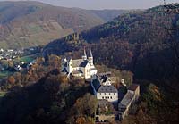 Oberhof, Rhein Lahn Kreis, Westerwald, Blick auf Kloster Arnstein