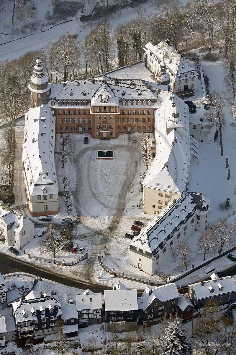 Luftbild, Schnee, Winter,, Schloss Berleburg,  Bad Berleburg Bad Berleburg, Nordrhein-Westfalen, Deutschland, Europa