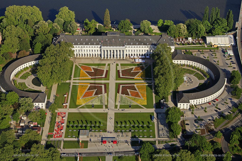  Koblenz, Bundesgartenschau BuGa am Rhein mit  Deutschem Eck, Ehrenbreitstein, Kurfuerstlichem Schloss, Neustadt, Blumenbeet, Rabatten; Koblenz, Bundesgartenschau BuGa with Rhine and Deutschem Eck, Ehrenbreitstein, electorial castle, Neustadt, flowerbed, borders