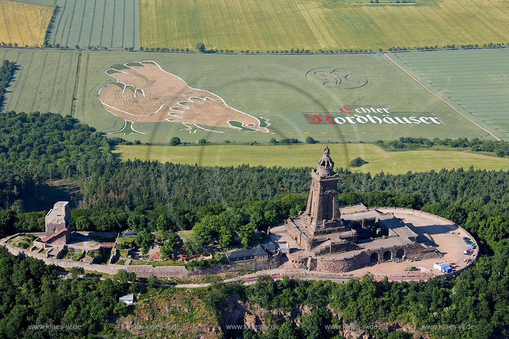 Luftbild, Kyffhaeuserdenkmal, Reklame, Werbung auf dem Feld, Echt Nordhaeuser, Alkoholreklame, Luftbild, Steinthaleben, Kyffhäuserkreis, Thuringia, Germany, Europa