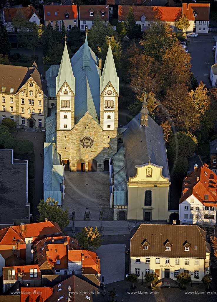 DEU, Deutschland, Nordrhein-Westfalen: die Wallfahrtsbasilika in Werl. | DEU, Germany, North Rhine-Westphalia: the Wallfahrtsbasilika in Werl. 