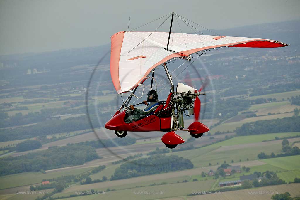 DEU, Deutschland: ein Ultraleichtflugzeug vom Typ Take Off Merlin. | DEU, Germany: Hamm, a Take Off Merlin microlight aircraft. 