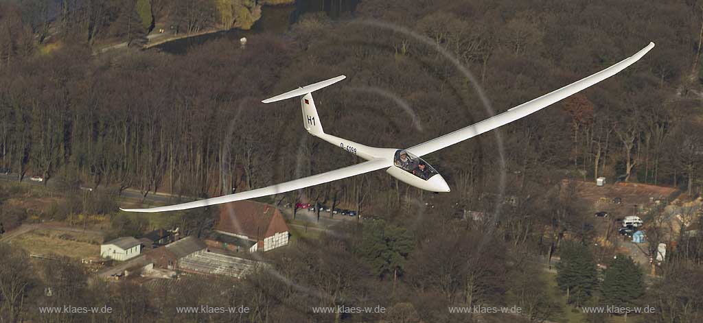 Hamm, Luftbild, Segelflugzeug, Saisonbeginn Segelflug Hamm, LSC-Hamm Fluglehrer Michael Zwilling mit Flugschueler; Hamm, aerial photo, glider, LSC-Hamm flight instructorMichael Zwilling with pilot trainee.
