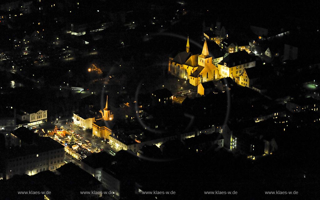 Weihnachtsmarkt, Kloster, Arnsberg, Nordrhein-Westfalen, Deutschland, DEU. | Christmas fair near the monastery, Arnsberg, North Rhine-Westphalia, Germany, DEU.