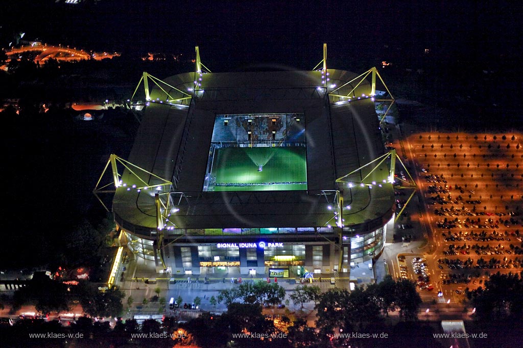 SIGNAL IDUNA PARK, Dortmund und Westfalenhalle Dortmund, Extraschicht 2010, Nacht der Industriekultur, Sommerfest der Kulturhauptstadt 2010,  Dortmund, Ruhrgebiet, Nordrhein-Westfalen, Germany, Europa