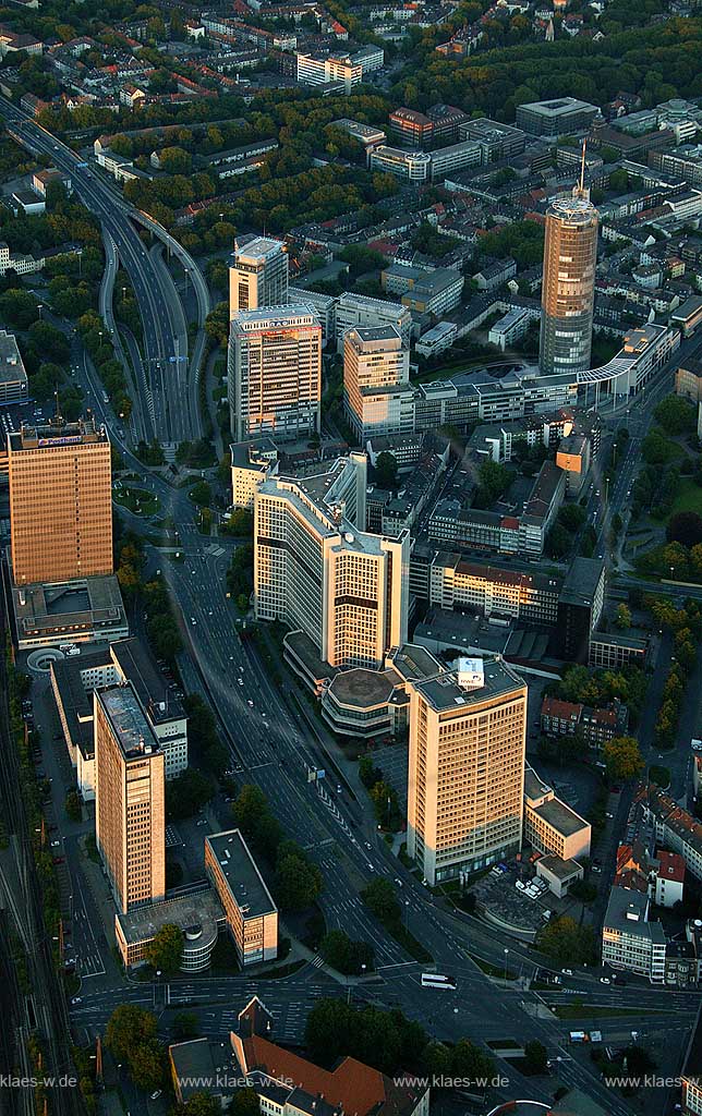 DEU, Deutschland, Luftbildfotografie, Ruhrgebiet, Essen, Hochhaus-Center RAG und RWE | DEU, Germany, aerial picture photography, ruhr area, Essen, administration buildings of the Ruhrkohle AG and the RWE 