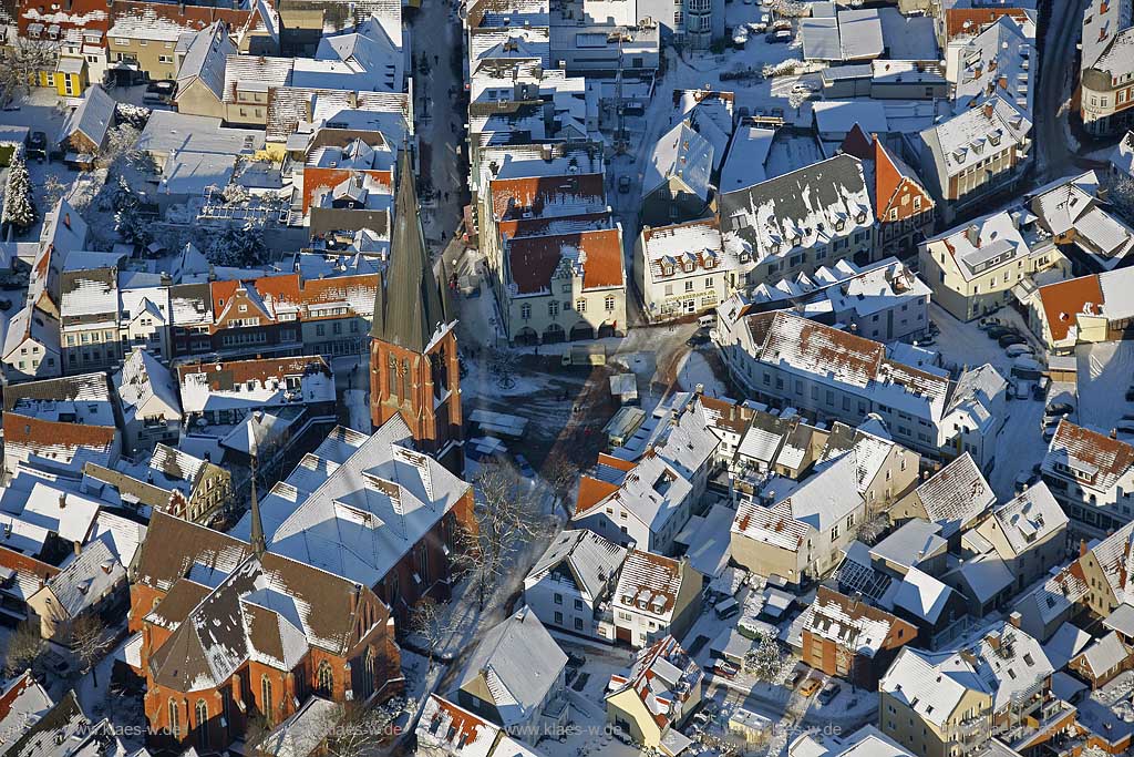 Innenstadt St. Sixtuskirche Marktplatz Historisches Rathaus  , Schnee , Haltern, Ruhrgebiet, NRW, Nordrhein-Westfalen, Deutschland, Europa