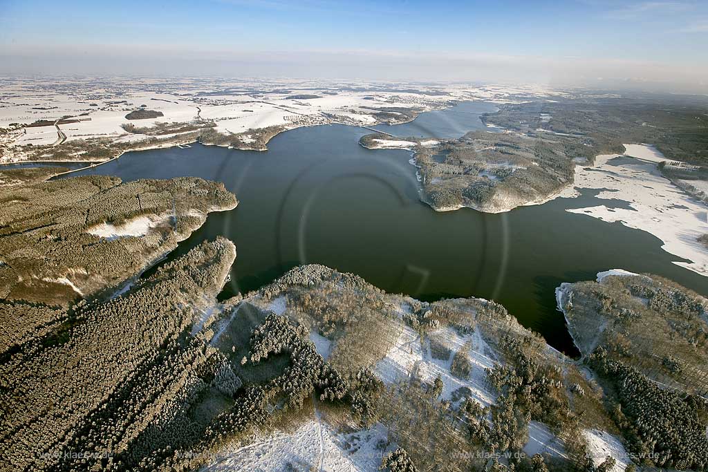Luftbild, Moehnesee mit Eis Staumauer Dunst Nebel, Schnee, Winter,  Moehnesee, Nordrhein-Westfalen, Deutschland, Europa
