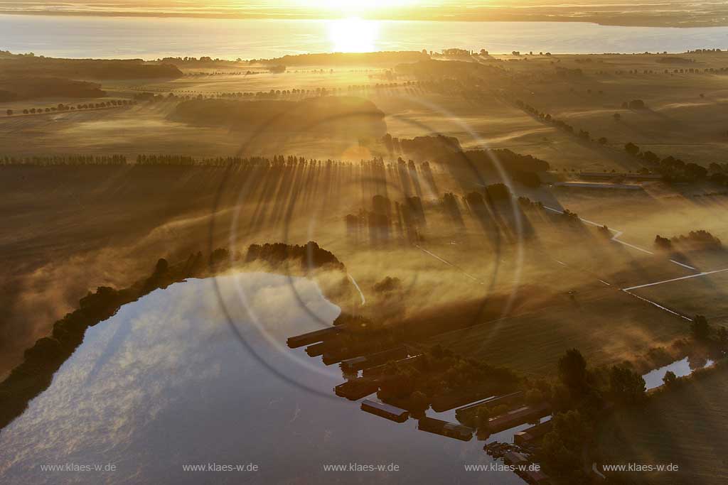 Seenlandschaft Mueritz, Roebel, Mecklenburg-Vorpommern, Deutschland, DEU. | The Mueritz Lakes, Roebel, Mecklenburg-West Pomerania, Germany, DEU.