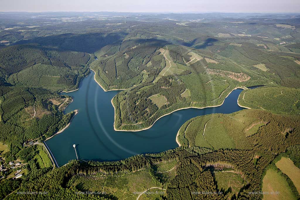 Netphen, Gesamtanscht der Obernautalsperre des Wasserverbandes Siegen-Wittgenstein,  der See dient der Trinkwasserversorgung naher Ortschaften und dem Hochwasserschutz; Netphen, general view barrage Obernautalsperre.