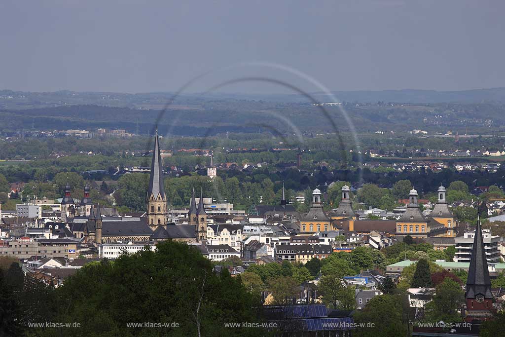 Bonn, Blick vom Kreuzberg auf die Bonner Innenstadt mit dem Bonner Muenster, Muensterkirche, Basilica Minior und Kurfuerstliches Schloss; View from hill Kreuzberg to the centro of the city with kathedrale and castle