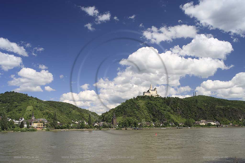 Blick zur Marksburg bei Braubach mit Rhein; View to castle Marksburg with rhine river