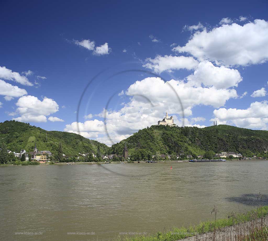 Blick zur Marksburg bei Braubach mit Rhein; View to castle Marksburg with rhine river