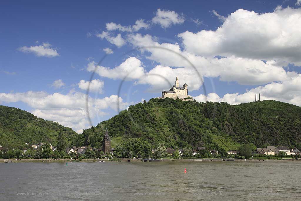 Blick zur Marksburg bei Braubach mit Rhein; View to castle Marksburg with rhine river