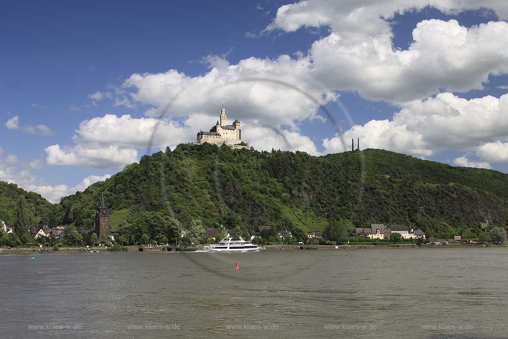 Blick zur Marksburg bei Braubach mit Rhein; View to castle Marksburg with rhine river