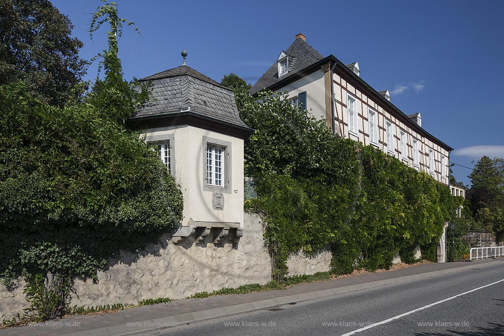 Erpel, Blick auf den Fronhof, er war nicht nur wirtschaftlicher Mittelpunkt einer Villikation, sondern auch Zentrum der Herrschaftsausuebung; Erpel,; Erpel, view to the Fronhof.