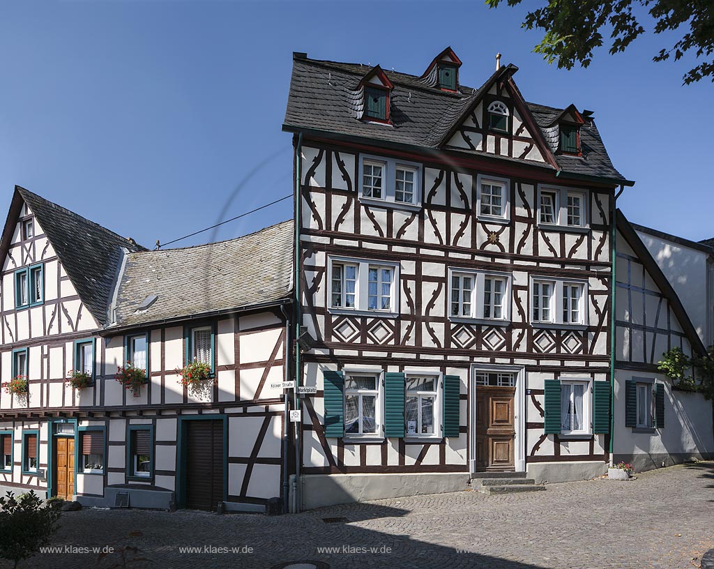 Erpel, Markt und Fachwerkhaeuser; Erpel, market square with frame houses.